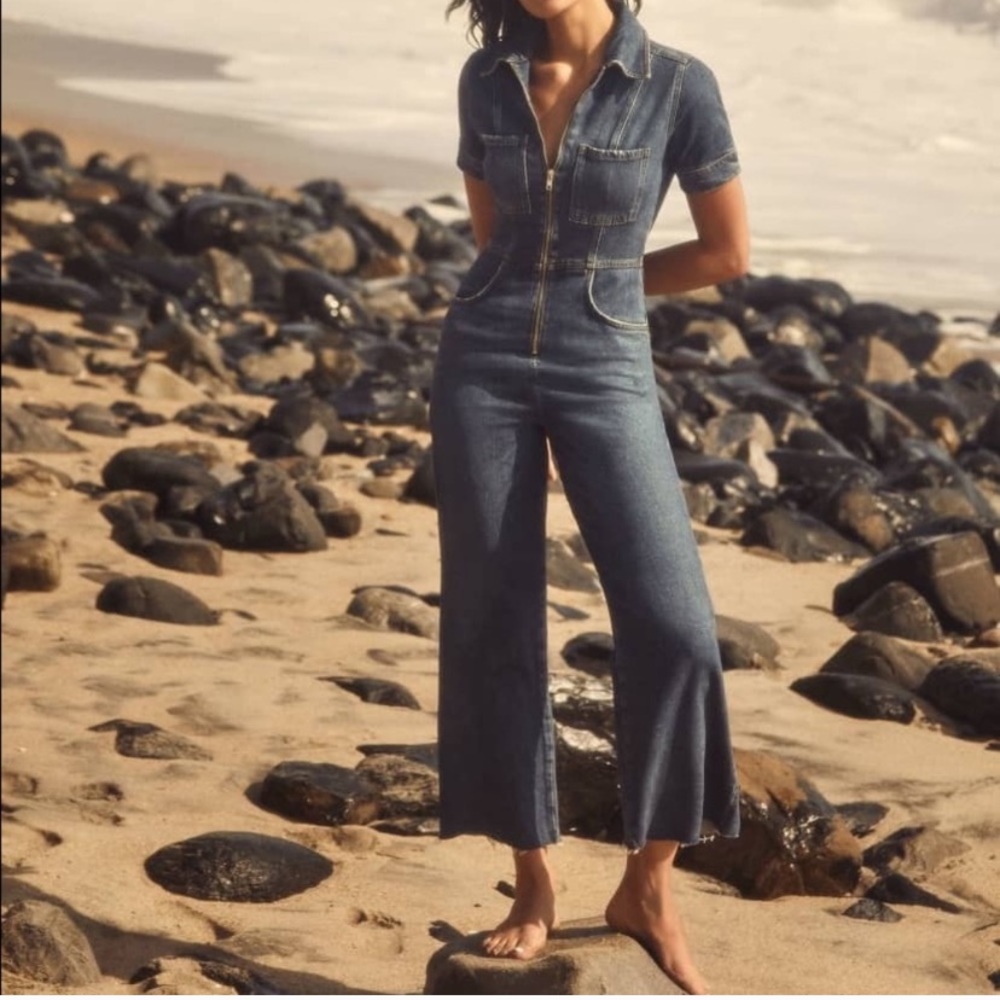ISO!Reformation Georgia jumpsuit in size 0 or 2!